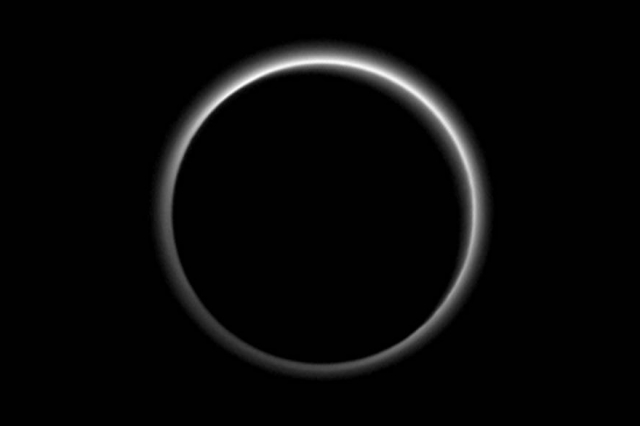 Lo que no sabías sobre Plutón: 4 – Su delgada atmósfera